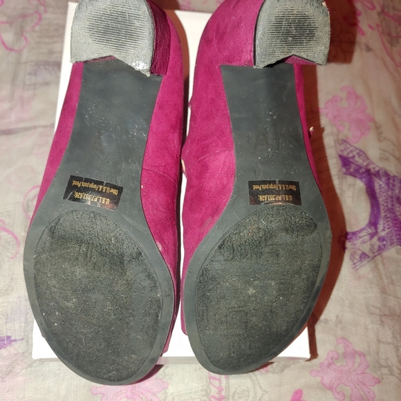 Beautiful Fuchsia Unisa shoes - Picture 3 of 4